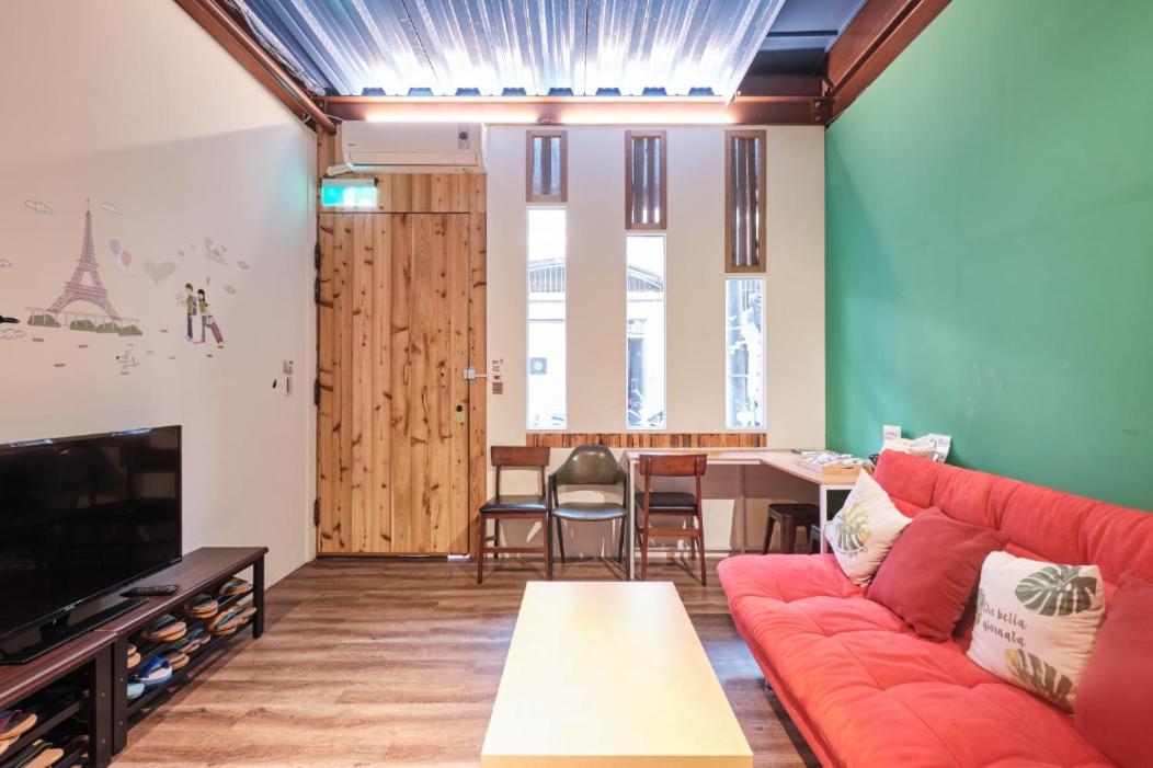 小黑琵416輕旅 Little Happy Hostel Tainan Exterior foto